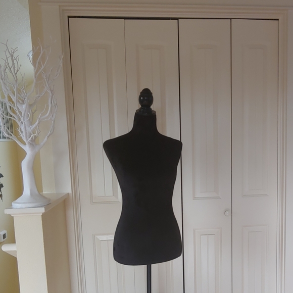 Meet your Posher, Jennifer - Picture 5 of 5